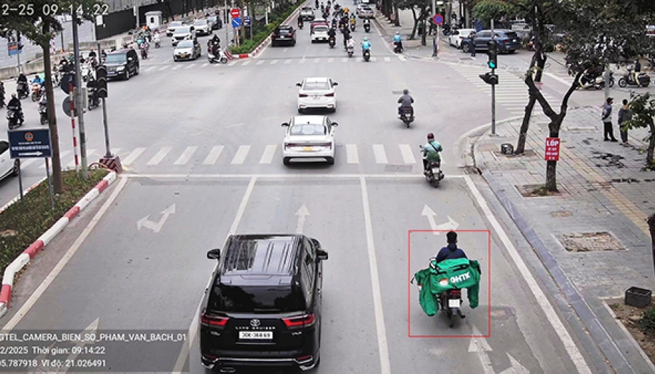 Danh sách 56 trường hợp vi phạm đỏ bị camera AI phát hiện trong ngày 26/12 tại nội đô Hà Nội và cao tốc Nội Bài - Lào Cai